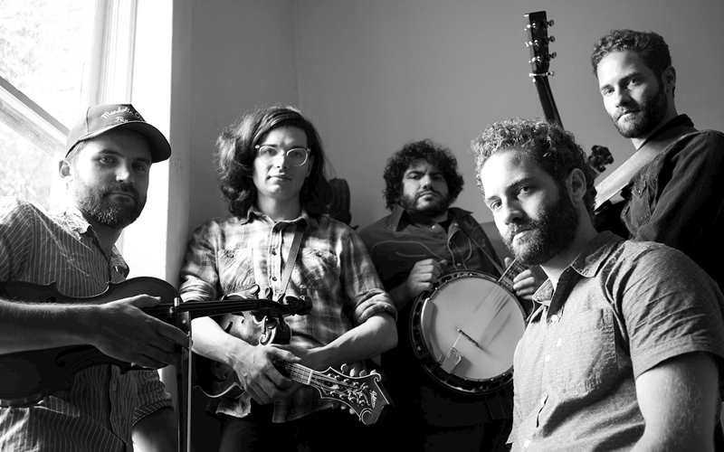 The Lonely Heartstring Band with the Maes