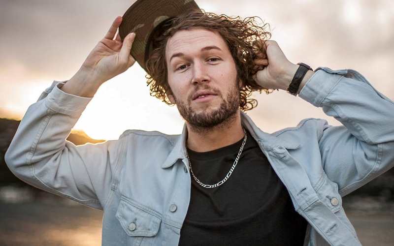 Thomas Oliver | Mount Maunganui - The Brightest Light Tour