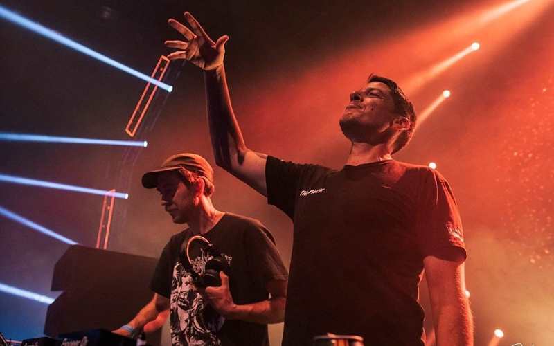 THE UPBEATS Album Tour